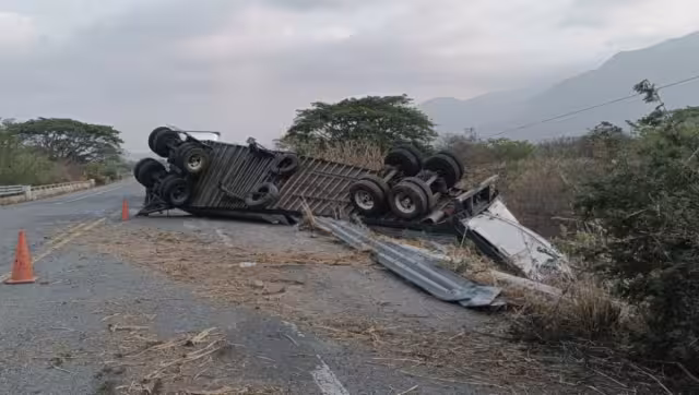 Migrantes atropellados por un tractocamión en Oaxaca formaban parte de una caravana que se desplazaba desde Tapachula, Chiapas, hacia el norte del país