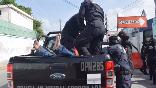 El hombre cometió estos actos enfrente de mujeres y menores de edad
