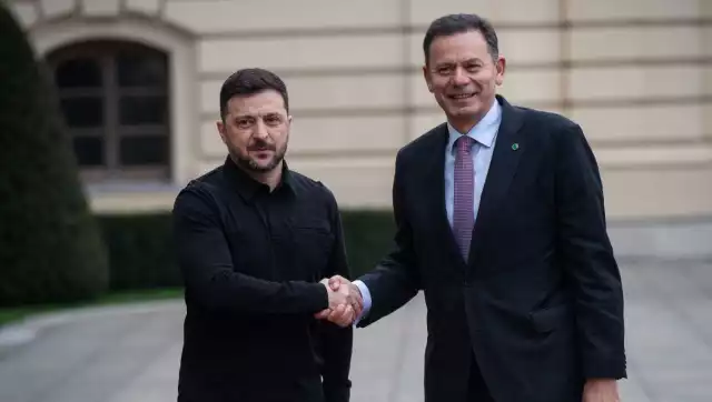 Volodimir Zelenski, presidente de Ucrania junto al primer ministro de Portugal, Luís Montenegro