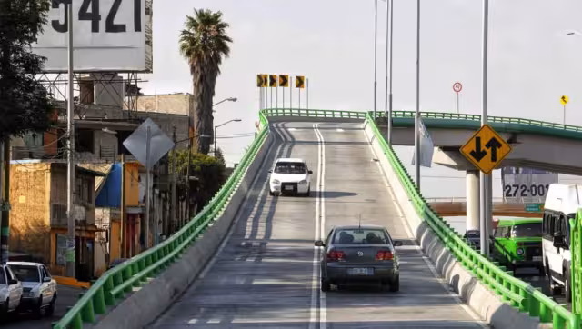 En caso de no respetar las restricciones del Hoy No Circula la multa es de mil 737 a dos mil 606 pesos, tanto en la CDMX y el Edomex