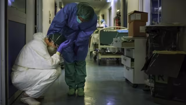 Oficialmente China informó que el 9 de enero de 2020 se había registrado la primera muerte de un paciente a causa de un virus 'misterioso' hasta ese momento, el COVID-19