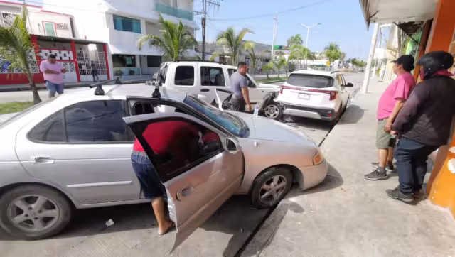 El presunto responsable intentó darse a la fuga, pero fue detenido por los afectados y entregado a la policía