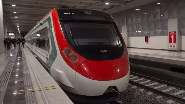 El tramo ferroviario tiene una longitud aproximada de 23.7 kilómetros. Contará con seis estaciones intermedias y una terminal