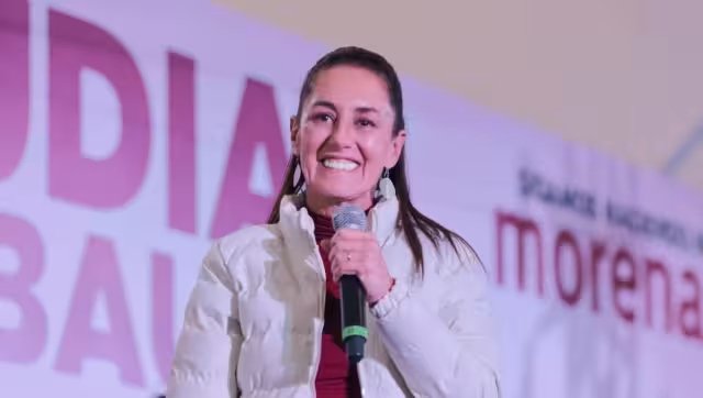 La doctora Claudia Sheinbaum Pardo llegó la mañana de hoy miércoles en el aeropuerto de Mérida