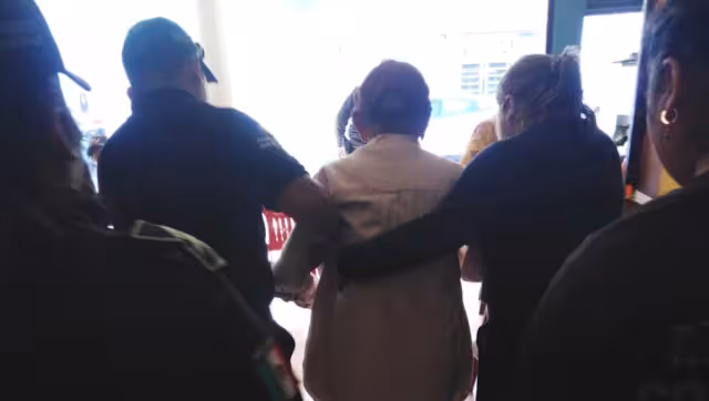 El hombre fue auxiliado y trasladado a su casa