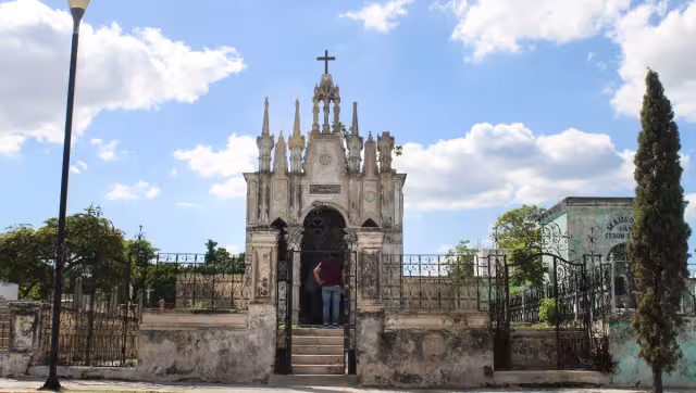 El Cementerio General de Mérida alberga 25 mil 700 bóvedas y 118 mausoleos.