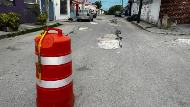 Vecinos de las colonias Sian Ka’an y Adolfo López Mateos se quejan por obras inconclusas.