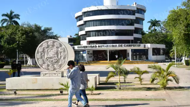 Señala presiones y violaciones a derechos de consejeros universitarios.
