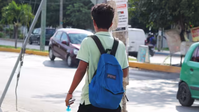 La falta de cupo es una de las causas de la deserción escolar, ya que la segunda opción elegida al hacer el examen muchas veces queda lejos de la casa