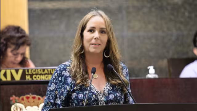 Renuncia después de 30 años de militancia