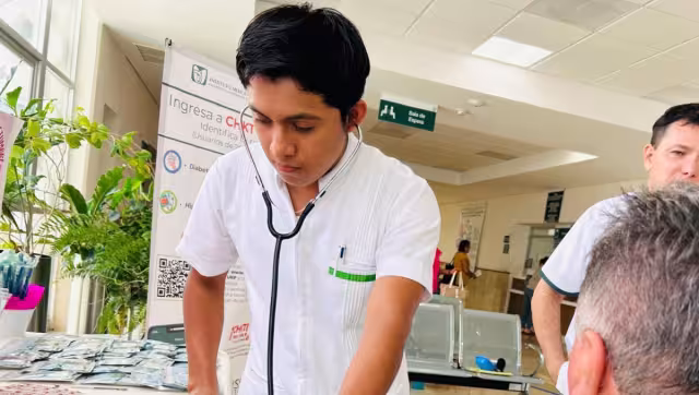 El IMSS recomienda a varones exámenes para la detección oportuna de cáncer de próstata