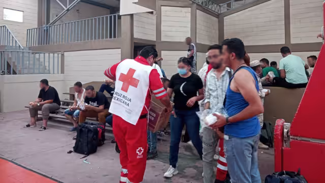 los migrantes eran custodiados por dos personas mexicanas