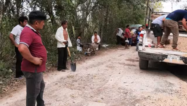 Los habitantes de las comisarías de Bolmay y Lolbe se turnaron en grupos para ir avanzando las mejoras del tramo