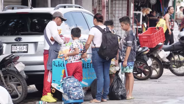 programa tiene 2 fases: para menores que viven con su familia, y para los huérfanos de madre