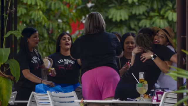 Con shots de tequila y cerveza se celebró está fiesta en la Terminal 3