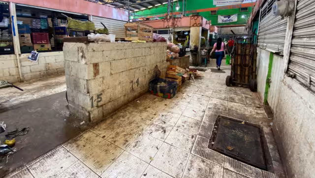 Locatarios aseguran que hay necesidades más urgentes que una rampa eléctrica