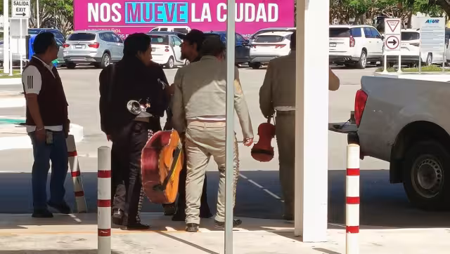 Los músicos arribaron a las 9:30 horas, al entrar al recinto se percataron que la cita era en el Servicio Panamericano de Transporte de Valores
