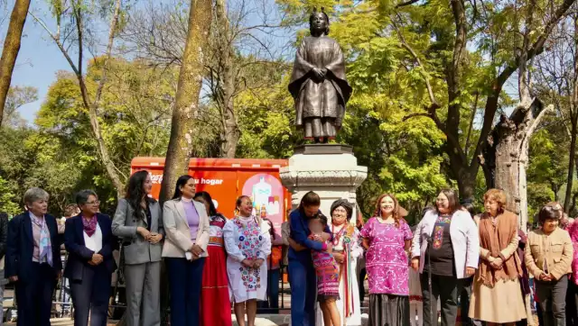 La colocación de estos monumentos no responde únicamente a una intervención urbana, sino a un reconocimiento explícito a las mujeres