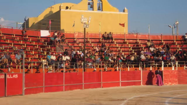 El ruedo contará con capacidad para tres mil 500 personas