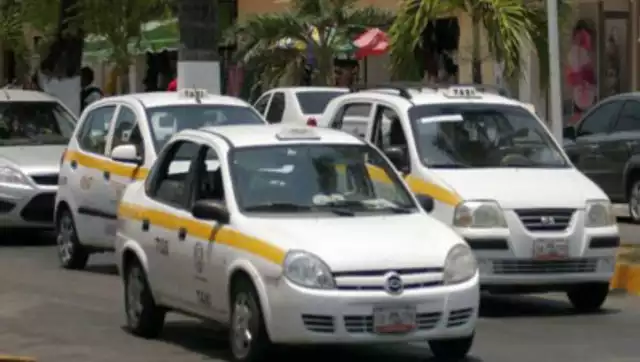 Aprovechan taxistas para cobrar el doble en pasajes el 24 y 25 de diciembre, las colonias sin transporte público son las más afectadas