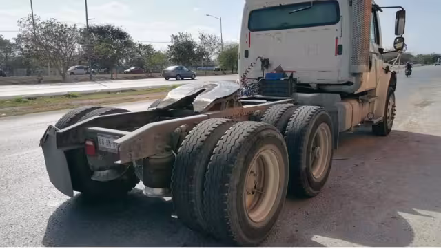 La guiadora del Jetta fue atendida por técnicos en urgencias médicas de la Secretaría de Seguridad Pública