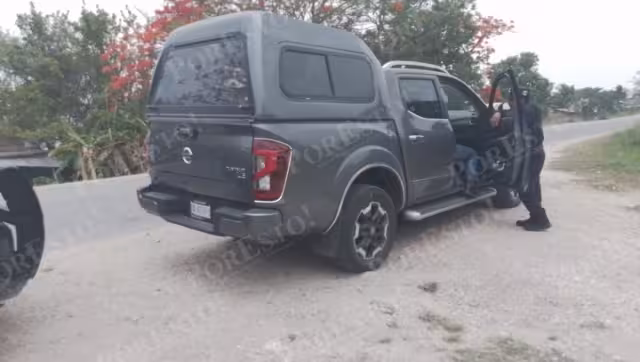 La camioneta y el hombre fueron trasladados a la FGE