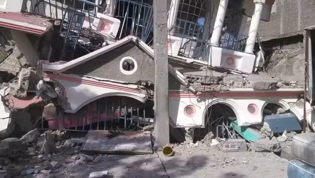 Los habitantes compartieron imágenes en redes sociales que muestran los desesperados esfuerzos para sacar a gente de los escombros de los edificios derrumbados. Foto: Especial