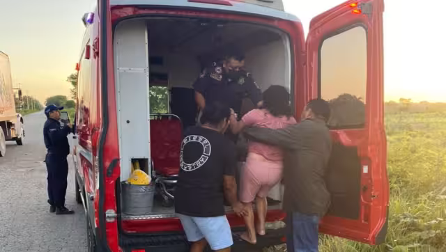 Paramédicos trasladaron a la mujer al hospital San Carlos de Tizimín