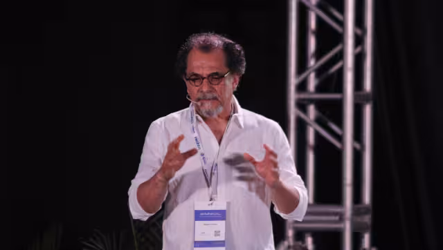 Sus materiales y técnicas reúnen la experiencia entre la construcción de geometría sensible