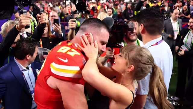 Así fue el beso entre Taylor Swift y Travis Kelce