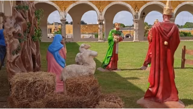 Las esculturas llegaron hasta la rampa principal del exconvento franciscano