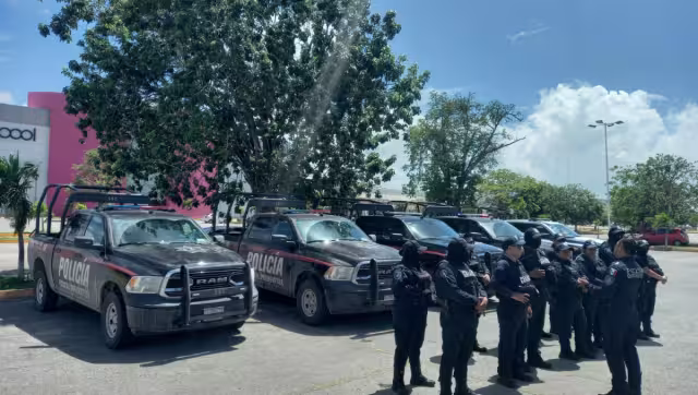 Los policías también acusan de amenazas de arresto