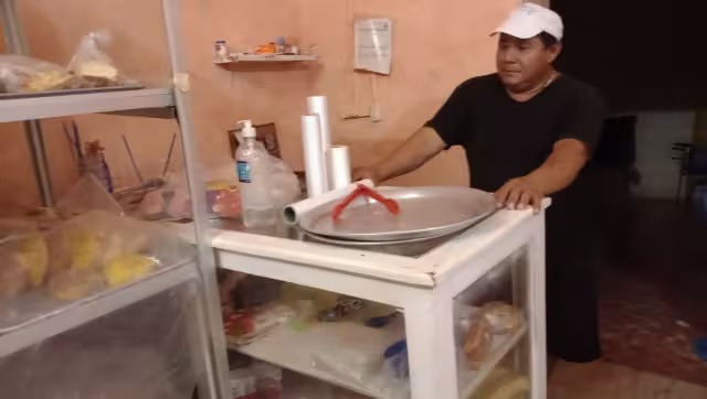 Loa panaderos de Dzitbalché llegan en camionetas para ofertar sus panes