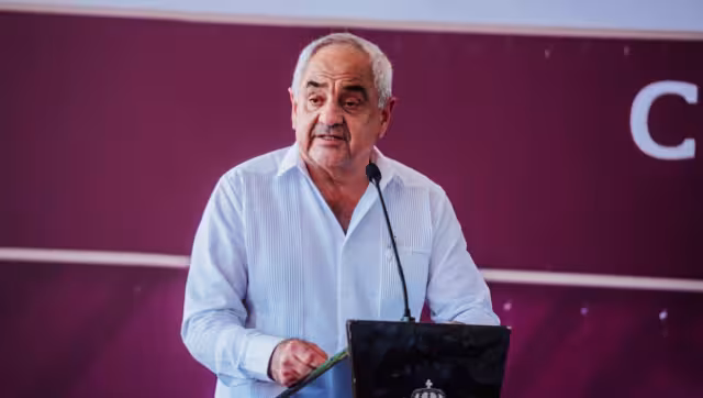 Desde 1980 a la fecha se ha desempeñado dentro de la actividad empresarial