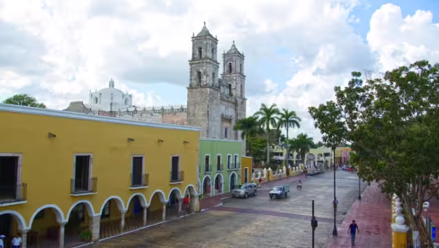 Los familiares del menor, al ser informados de lo ocurrido, acudieron a la escuela para dialogar con el director