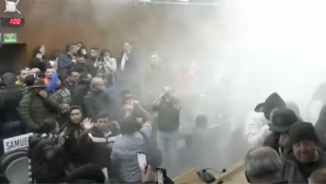 Andrés Manuel López Obrador se expresó sobre lo ocurrido en el Congreso de Nuevo León, la noche del miércoles.