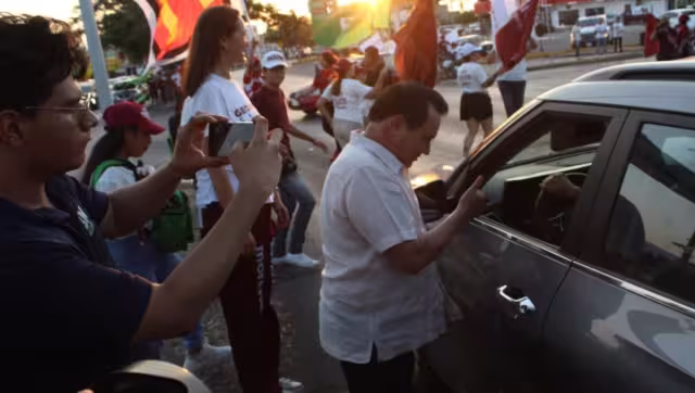 Joaquín Díaz Mena "Huacho" desarrolló un volanteo en Mérida