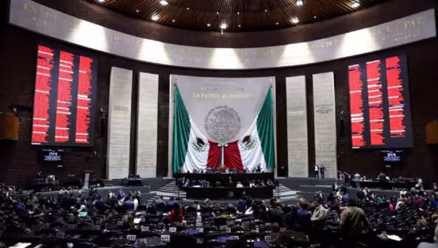 Diputados aprueban la creación de una ley contra feminicidios en México.