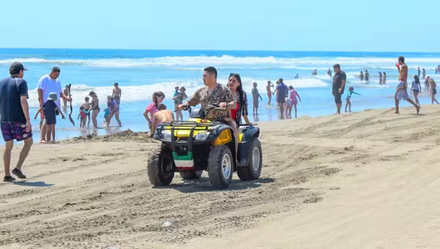 La Semana Santa revive al turismo en Acapulco pese a estragos del Huracán Otis
