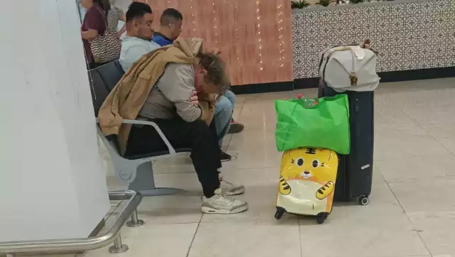 De acuerdo con las autoridades, el hombre se comporta de manera pacífica