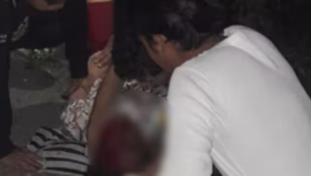 El hombre quedó dentro de la maleza al perder el control de su vehículo