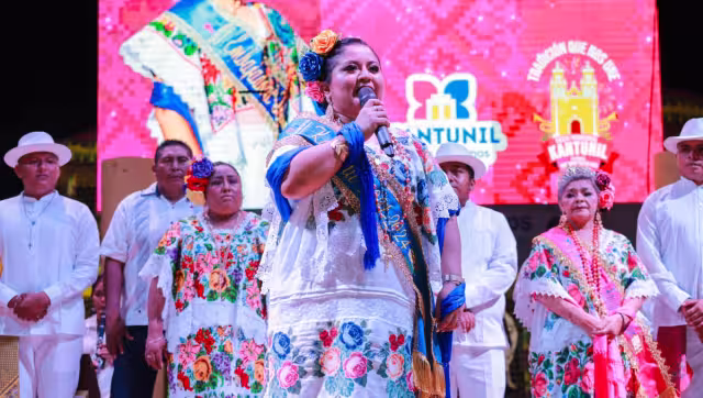 Durante la vaquería los mestizos bailaron alegres jaranas que fueron interpretadas por la orquesta