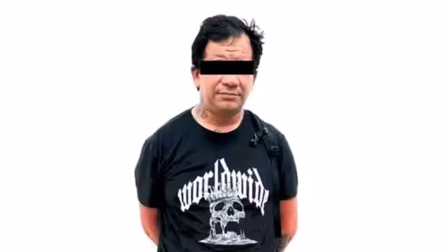 Con apoyo de la Policía el  presunto caco fue detenido.