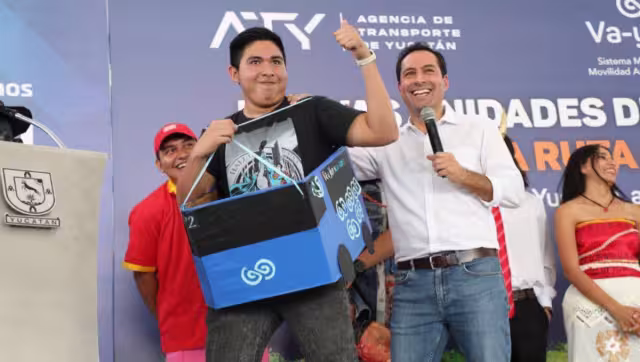 El alumno de la UTM fue el más aplaudido en el concurso de disfraces