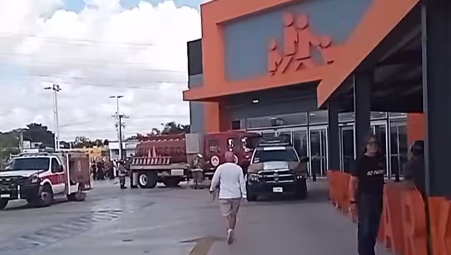 Los empleados de la tienda fueron desalojados