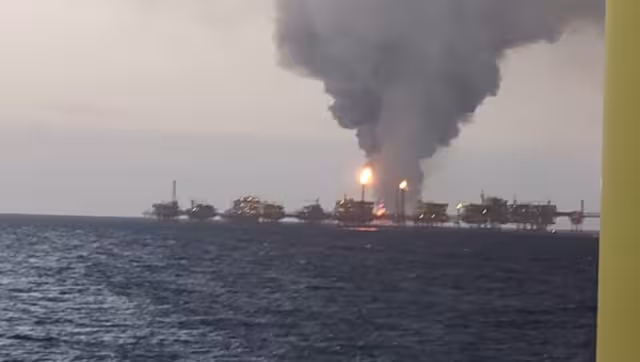 El incendio continúa en la plataforma Nohoch Alfa de Pemex en la Sonda de Campeche
