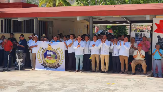 Enseñar a leer y escribir, ayudar a las comunidades a su desarrollo e infinitas posibilidades del quehacer docente
