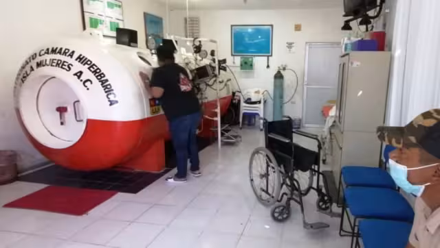 Pescadores sufren descompensación debido a la necesidad de sumergirse a más profundidad