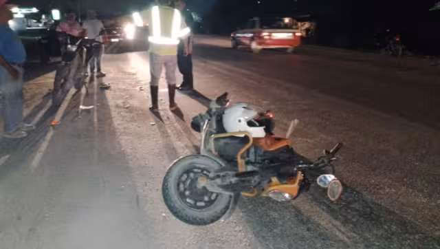 El conductor estacionó el automóvil metros después del lugar del accidente