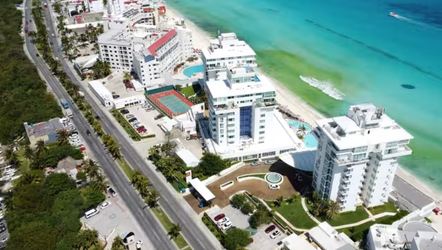 Detectan posible contaminación en playa del Hotel Westin Resort, aunque falta hacer los análisis 

